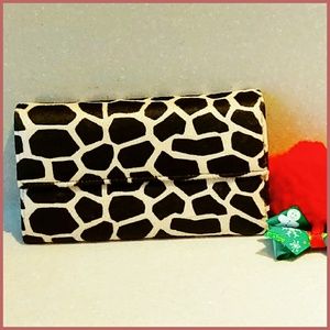 🍁Super cute wallet new with out tag